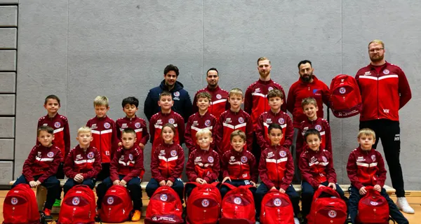 F-Jugend freut sich über neue Trainingsanzüge & mehr