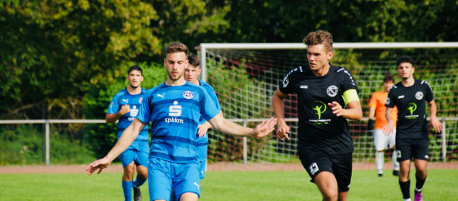 Jonas Rempel mit Viererpack