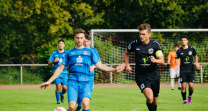 Jonas Rempel mit Viererpack